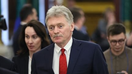 Le porte-parole du Kremin Dmitri Peskov à Moscou le 17 mars 2025. (YURI KOCHETKOV / AFP)