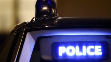 Une voiture de police munie d'un gyrophare (photo d'illustration). (ALEXANDRE MARCHI / MAXPPP)