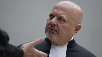 Le procureur général de la Cour pénale internationale, Karim Khan, à La Haye, aux Pays-Bas, le 14 mars 2025. (PETER DEJONG / AFP)
