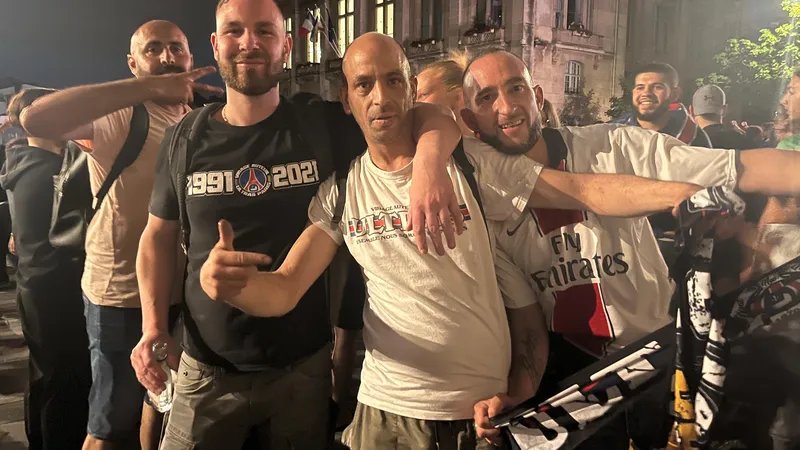 Le Virage Auteuil est venu jusqu'à Saint-Denis : Joce et d'autres membres de cette tribune du parc des Princes n'ont pas manqué une minute du match.