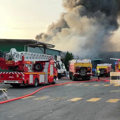 L'incendie à Rognac a mobilisé 89 engins du SDIS notamment les équipes spécialisées en matière de risque chimique, 139 sapeurs-pompiers ainsi que 30 militaires de la gendarmerie nationale. 