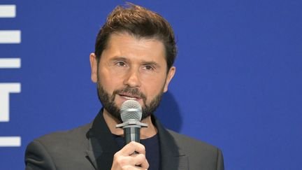 L'animateur Christophe Beaugrand lors du lancement d'une fondation contre le harcèlement à l'école, le 6 novembre 2024 à Paris (BERTRAND GUAY / AFP)