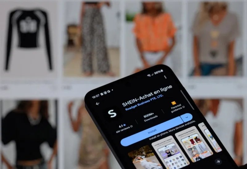 Fondée en Chine en 2012, la plateforme Shein est désormais basée à Singapour (illustration).