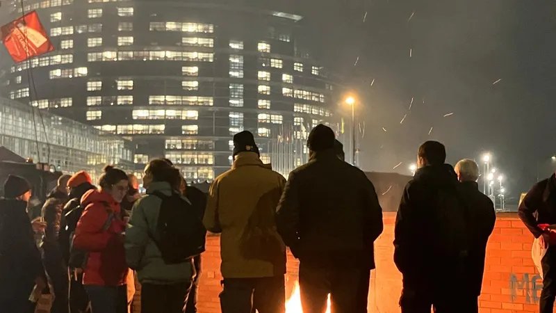 Les agriculteurs ont passé la nuit dehors, à la fraiche.