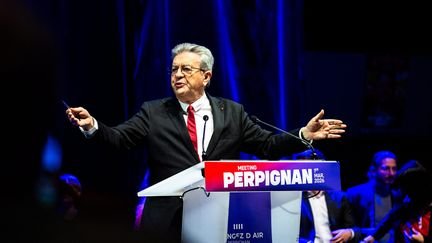 Jean-Luc Mélenchon lors d'un meeting de La France insoumise au palais des congrès de Perpignan, le 1er mars 2026. (Nicolas Parent / MAXPPP)